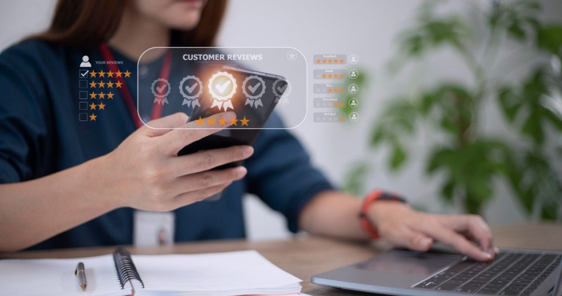 user-give-rating-service-experience-online-application-customer-review-satisfaction-feedback-survey-concept-customer-can-evaluate-quality-service-leading-reputation-ranking-business Experiência do usuário em e-commerce